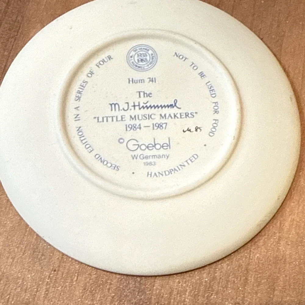 Goebel Little Music Makers Serenade - No Box - Signed 85.